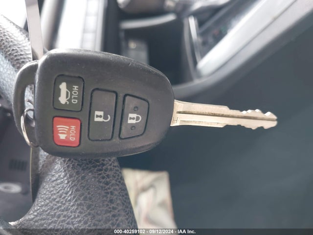 Toyota COROLLA LE 2014 5YFBURHE2EP090914 Image 11