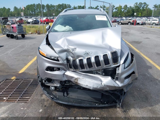 1C4PJLCB8JD596124 Jeep Cherokee Latitude Fwd