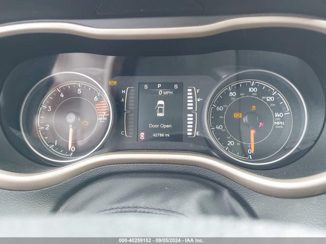 1C4PJLCB8JD596124 Jeep Cherokee Latitude Fwd