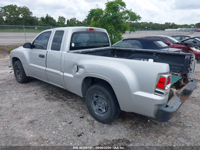 2008 MITSUBISHI RAIDER 1Z7HC22K88S587136 Photo 2