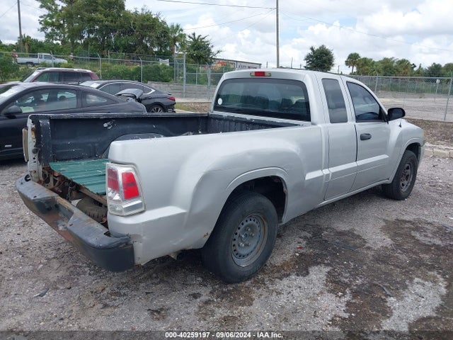 2008 MITSUBISHI RAIDER 1Z7HC22K88S587136 Photo 3