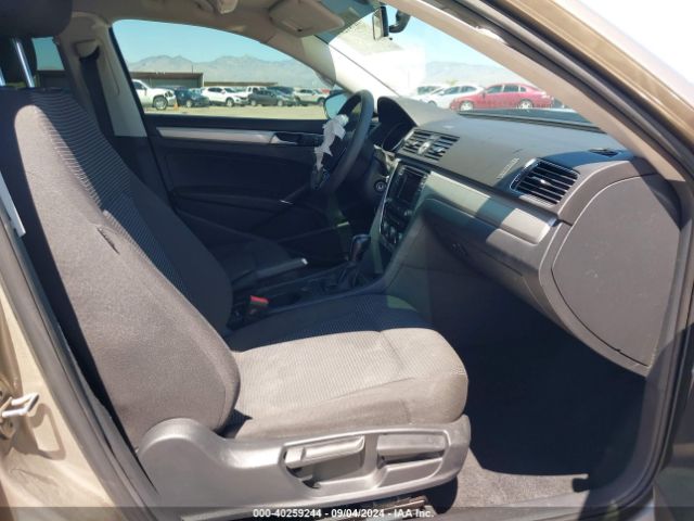 1VWAT7A38GC011685 Volkswagen Passat 1.8t S
