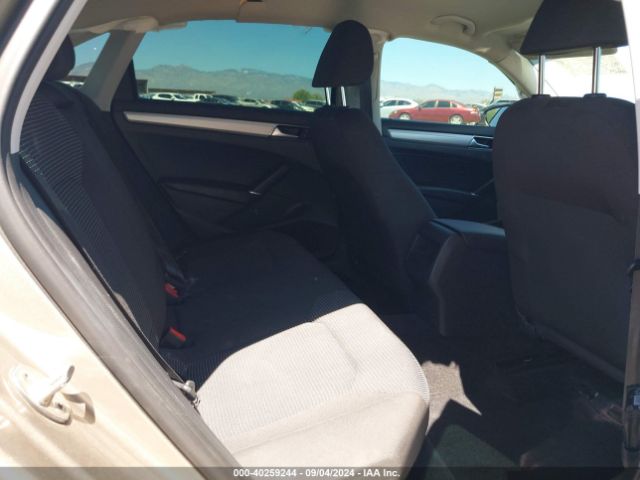 1VWAT7A38GC011685 Volkswagen Passat 1.8t S