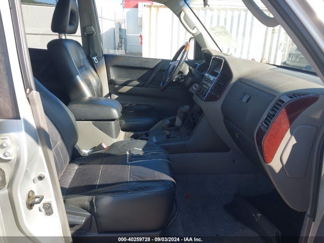 2001 MITSUBISHI MONTERO JA4MW51R01J032446 Photo 4