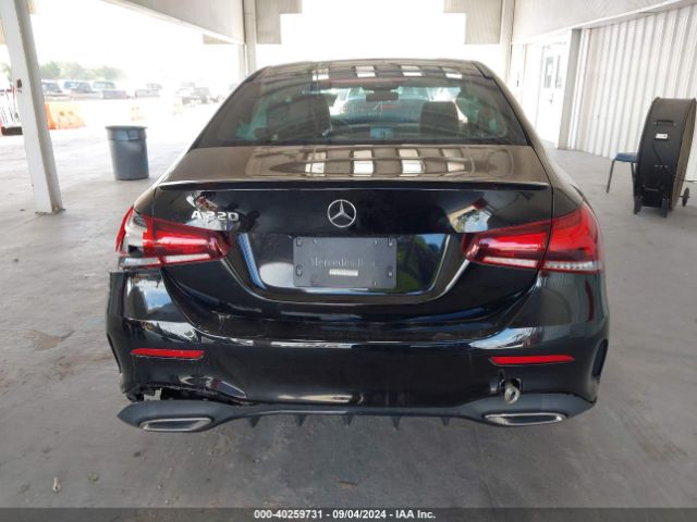 W1K3G4EB1NJ349010 Mercedes-Benz A 220