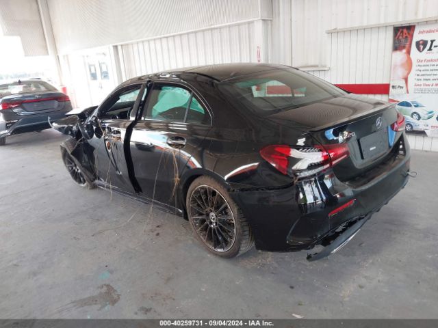 W1K3G4EB1NJ349010 Mercedes-Benz A 220