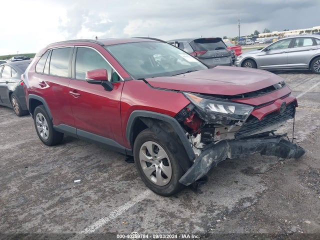Toyota RAV4 LE 2019 2T3K1RFV8KW012148 Image 1