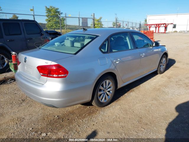 1VWAT7A30EC107923 Volkswagen Passat 1.8t Wolfsburg Edition