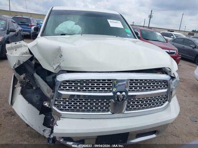 1C6RR7VT5JS144293 RAM 1500 Laramie  4x4 6'4 Box