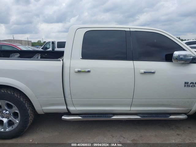 1C6RR7VT5JS144293 RAM 1500 Laramie  4x4 6'4 Box