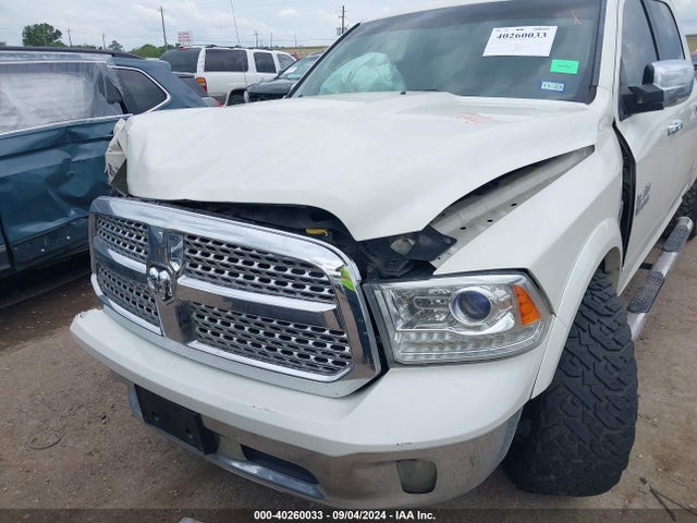 1C6RR7VT5JS144293 RAM 1500 Laramie  4x4 6'4 Box