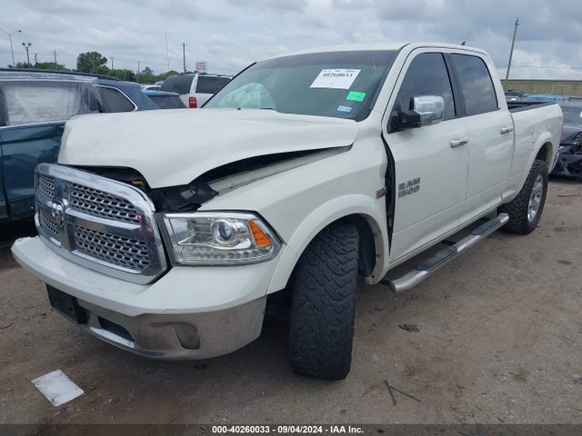 1C6RR7VT5JS144293 RAM 1500 Laramie  4x4 6'4 Box