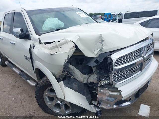 1C6RR7VT5JS144293 RAM 1500 Laramie  4x4 6'4 Box