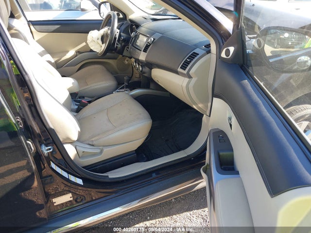 2011 MITSUBISHI OUTLANDER JA4JT5AX8BU028218 Photo 4