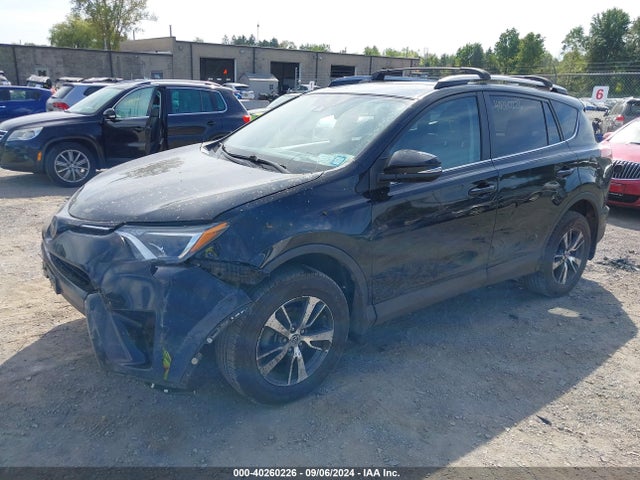 Toyota Rav4 Xle 2018 2T3RFREV1JW791974 Image 2
