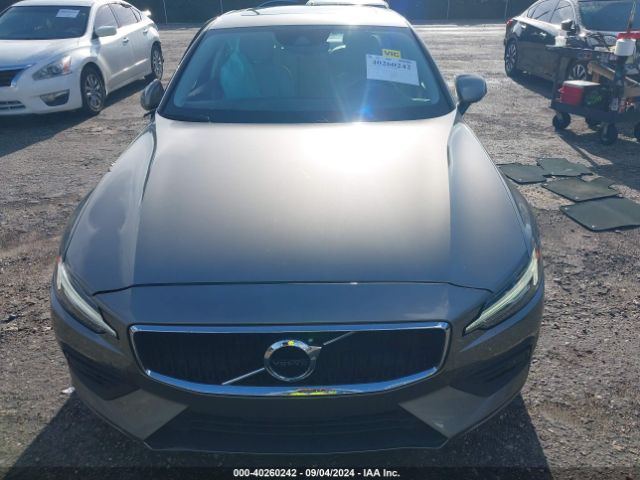 7JR102FK1KG005101 Volvo S60 T5 Momentum