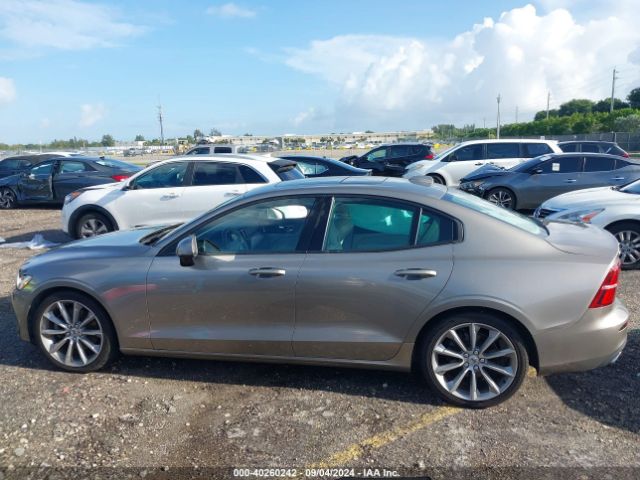 7JR102FK1KG005101 Volvo S60 T5 Momentum