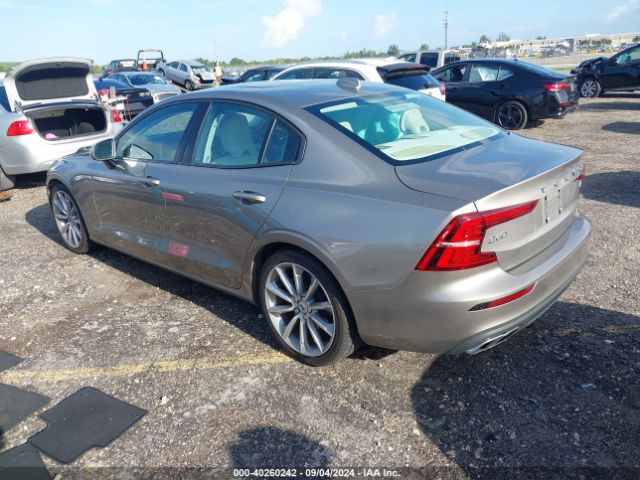 7JR102FK1KG005101 Volvo S60 T5 Momentum