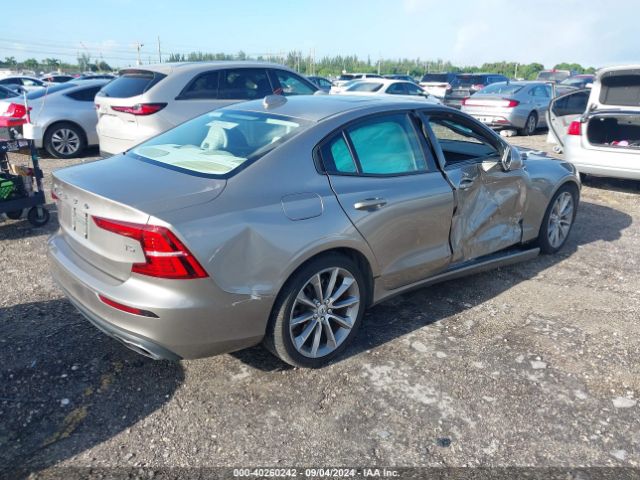 7JR102FK1KG005101 Volvo S60 T5 Momentum