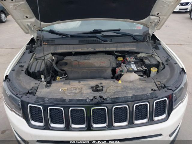 3C4NJDBB8JT350098 Jeep Compass Latitude 4x4