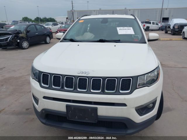 3C4NJDBB8JT350098 Jeep Compass Latitude 4x4