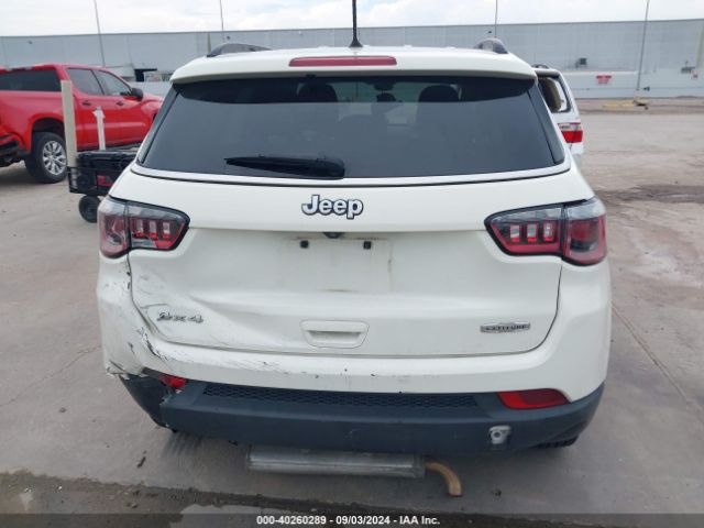 3C4NJDBB8JT350098 Jeep Compass Latitude 4x4