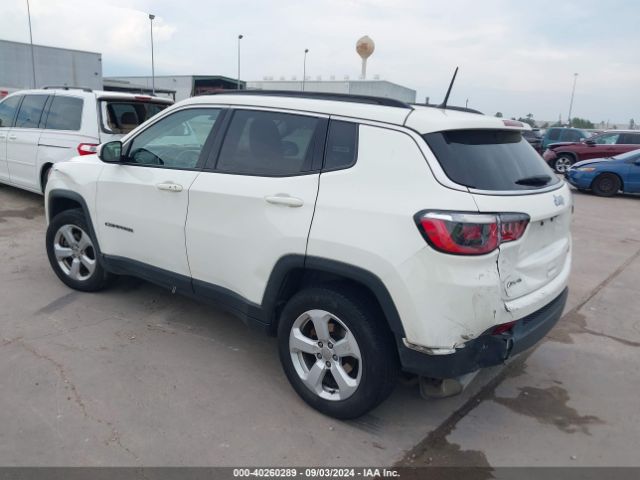3C4NJDBB8JT350098 Jeep Compass Latitude 4x4