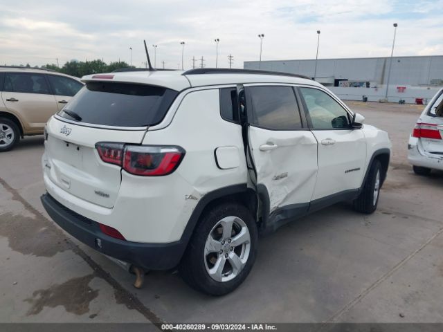 3C4NJDBB8JT350098 Jeep Compass Latitude 4x4