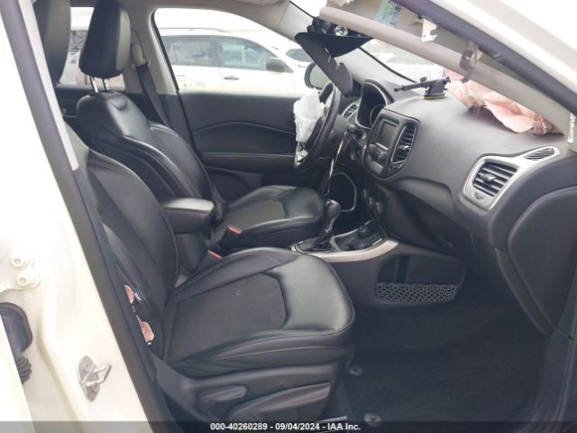 3C4NJDBB8JT350098 Jeep Compass Latitude 4x4