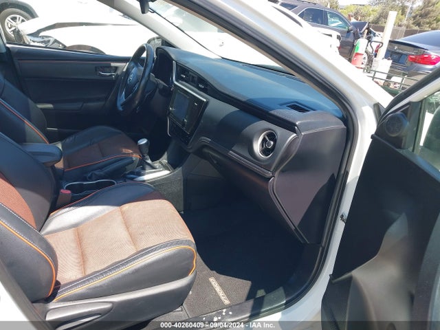 Toyota COROLLA SE 2017 5YFBURHE8HP630237 Image 5