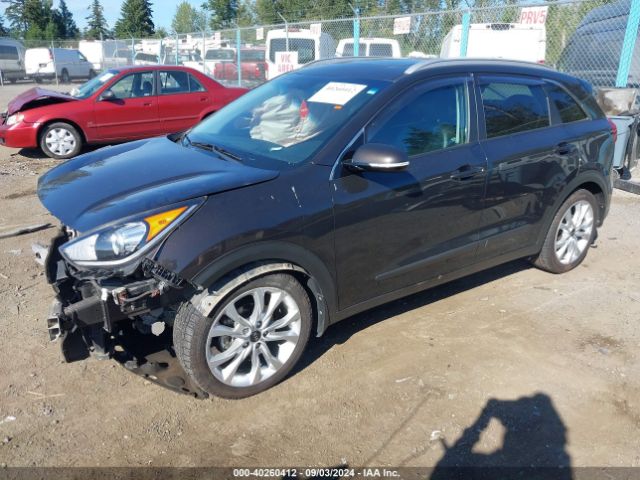 KNDCE3LC9H5075686 KIA Niro Touring