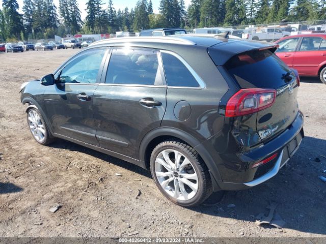 KNDCE3LC9H5075686 KIA Niro Touring