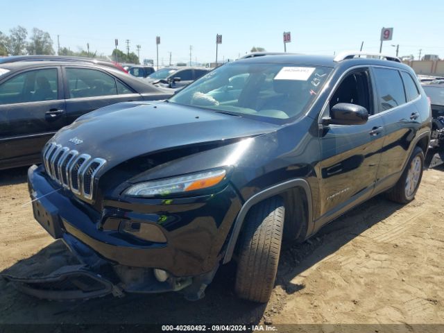 1C4PJLCB1HW668327 Jeep Cherokee Latitude Fwd