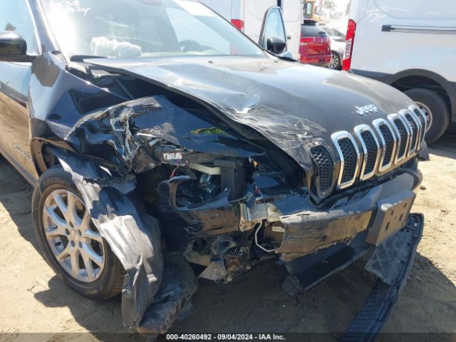 1C4PJLCB1HW668327 Jeep Cherokee Latitude Fwd