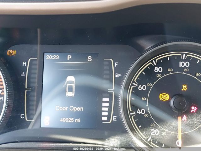 1C4PJLCB1HW668327 Jeep Cherokee Latitude Fwd