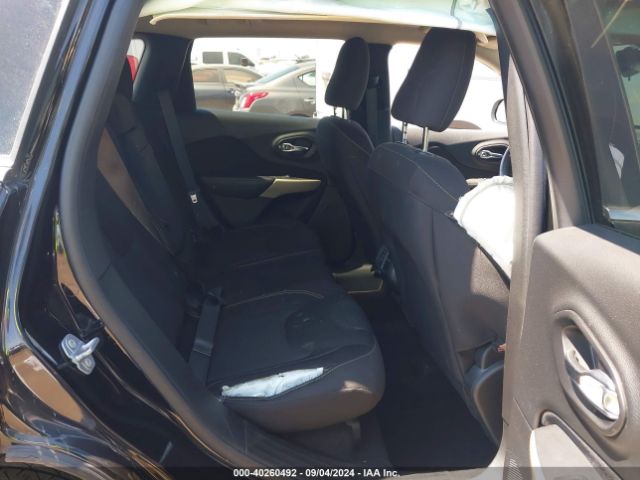 1C4PJLCB1HW668327 Jeep Cherokee Latitude Fwd