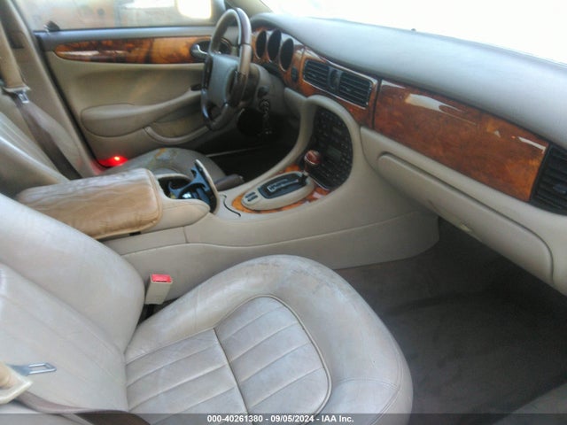 1999 JAGUAR XJ8 SAJHX1046XC860972 Photo 4