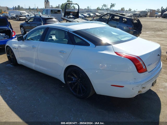 2012 JAGUAR XJ SAJWA2GB5CLV33931 Photo 2