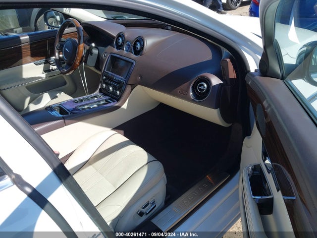 2012 JAGUAR XJ SAJWA2GB5CLV33931 Photo 4