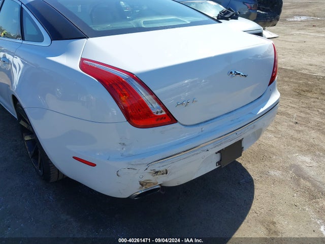 2012 JAGUAR XJ SAJWA2GB5CLV33931 Photo 5