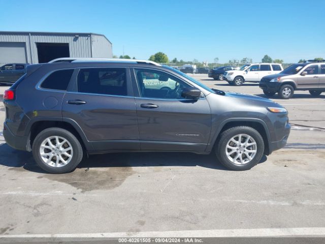 1C4PJMCB8FW788208 Jeep Cherokee Latitude