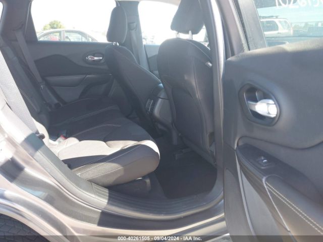 1C4PJMCB8FW788208 Jeep Cherokee Latitude