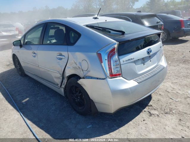JTDKN3DU6F1883016 Toyota Prius Three