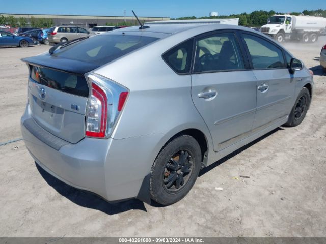 JTDKN3DU6F1883016 Toyota Prius Three