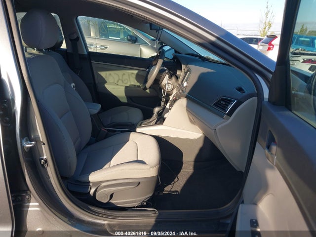Hyundai ELANTRA SE 2018 5NPD74LF2JH401106 Image 5