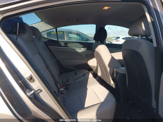 Hyundai ELANTRA SE 2018 5NPD74LF2JH401106 Image 8