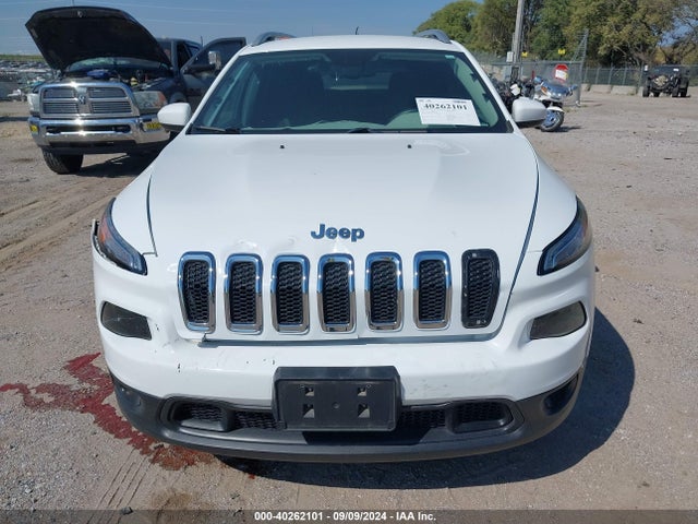 1C4PJMCS2HW606229 Jeep Cherokee Latitude 4x4