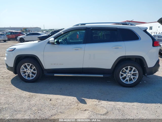 1C4PJMCS2HW606229 Jeep Cherokee Latitude 4x4