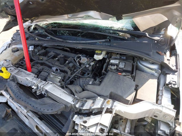 Ford FOCUS SE 2018 1FADP3F25JL250430 Image 10