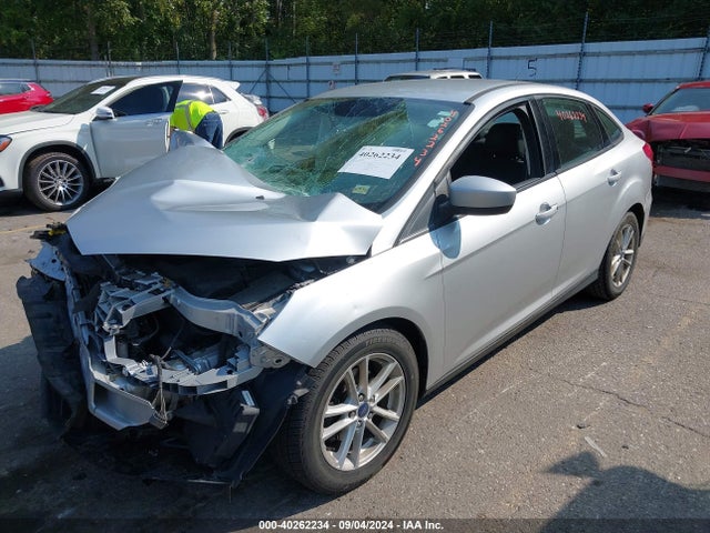 Ford FOCUS SE 2018 1FADP3F25JL250430 Image 2